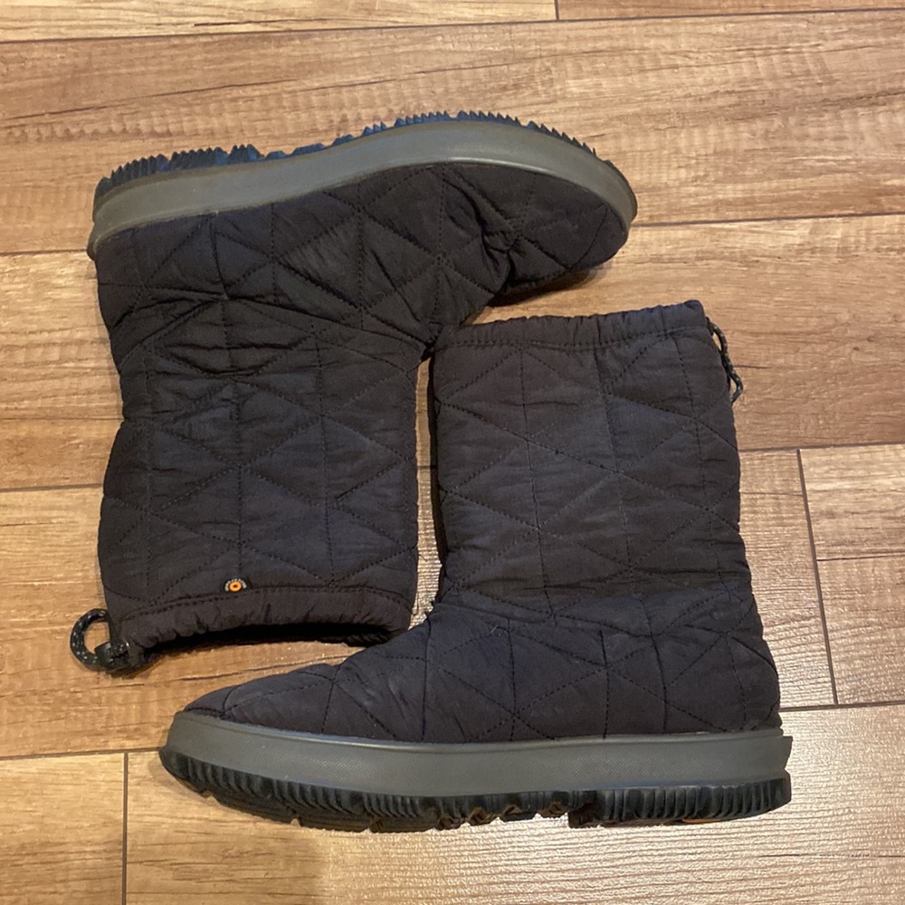 Bogs Size 10 Waterproof Durafresh  snow boots